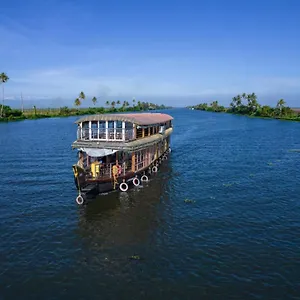 https://coco-floatel.hotels-alappuzha.com